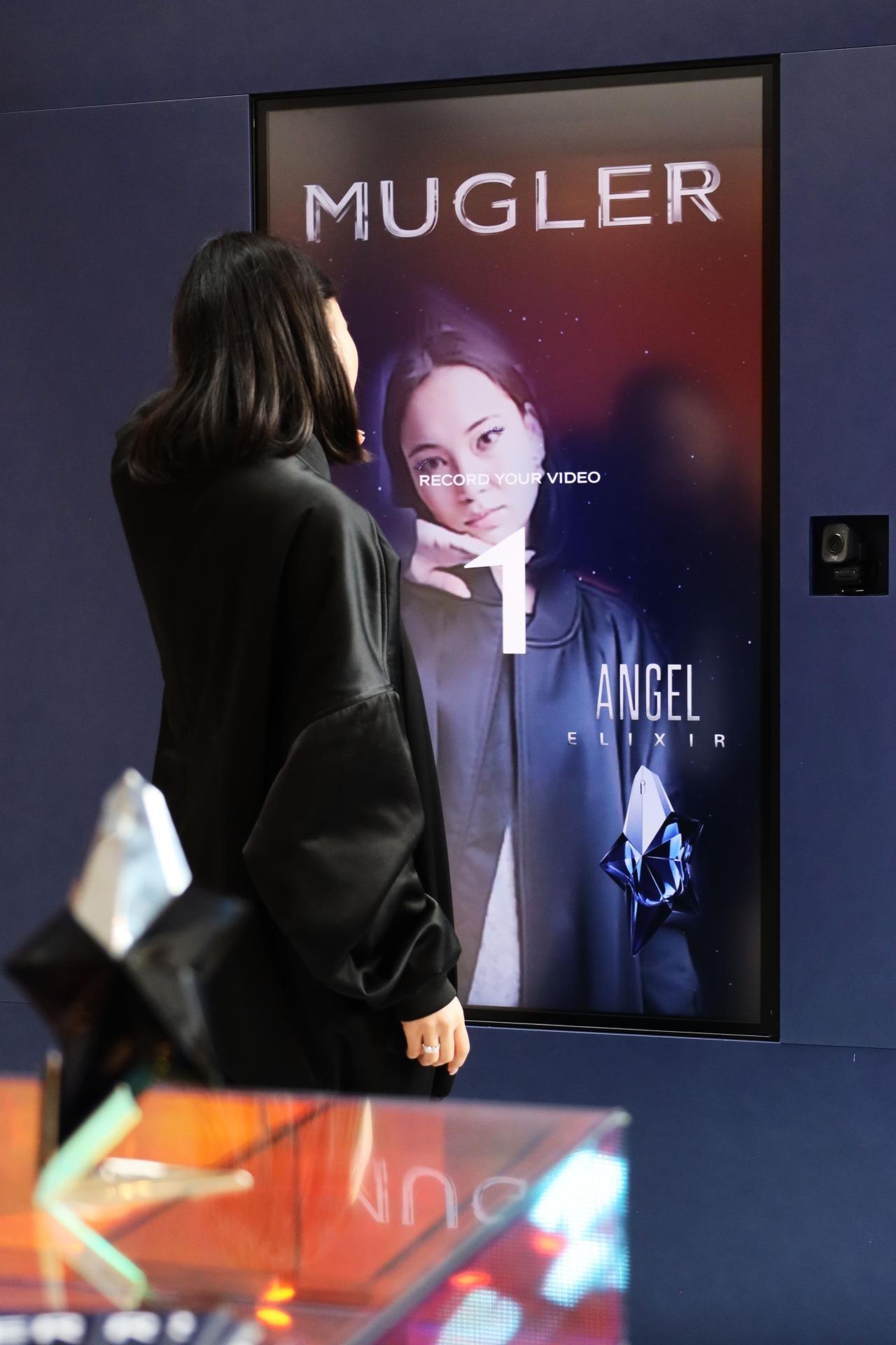 FFFACE.ME brings Meta’s AR Technology to the real world with AR Mirrors for Mugler 