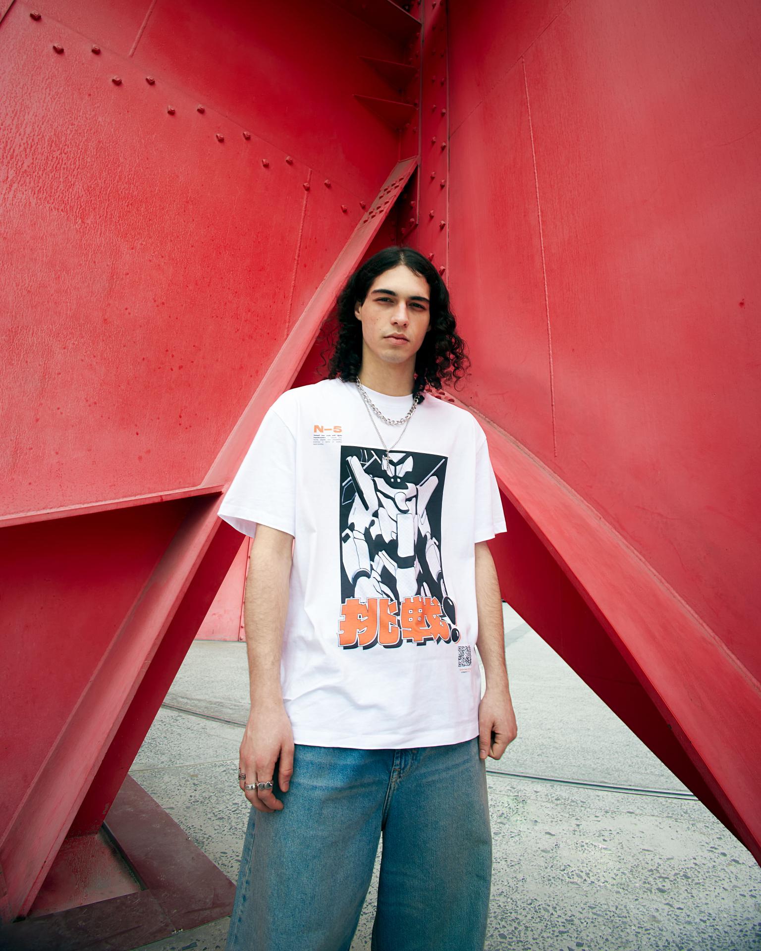 Bershka and FFFACE.ME debut the world's first semi-digital clothing collection   