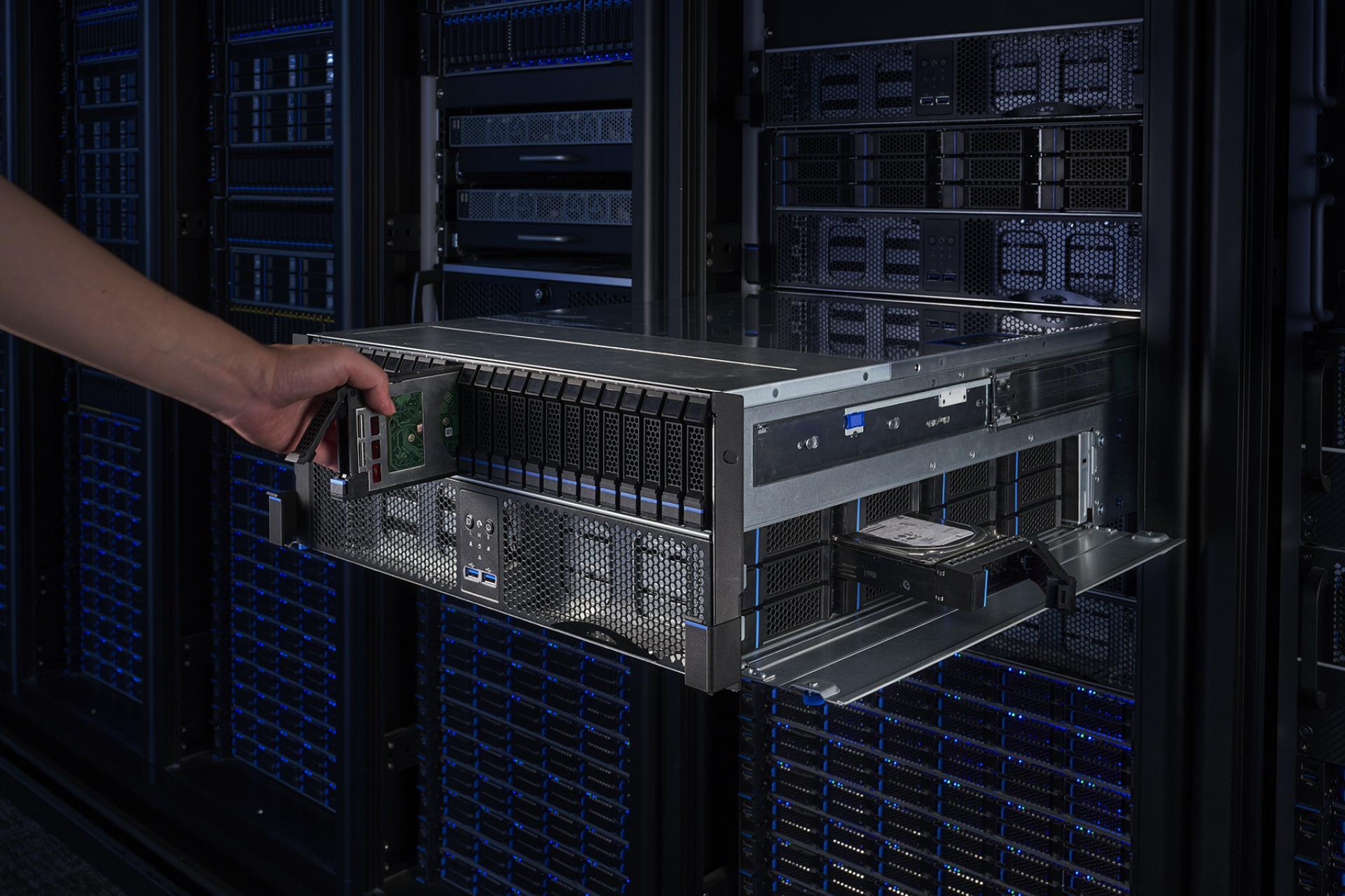 Chenbro Tri-load Series