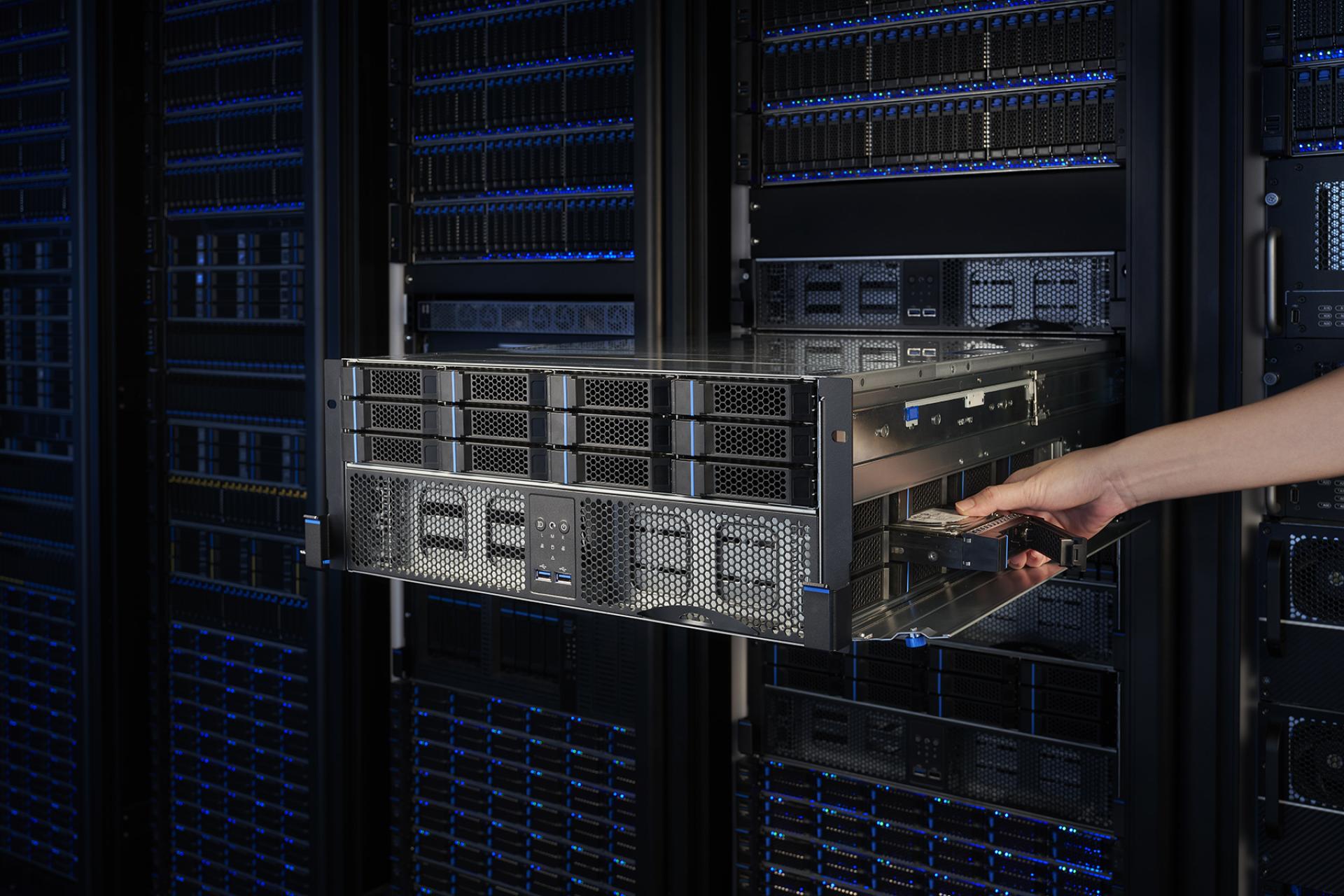 Chenbro Tri-load Series