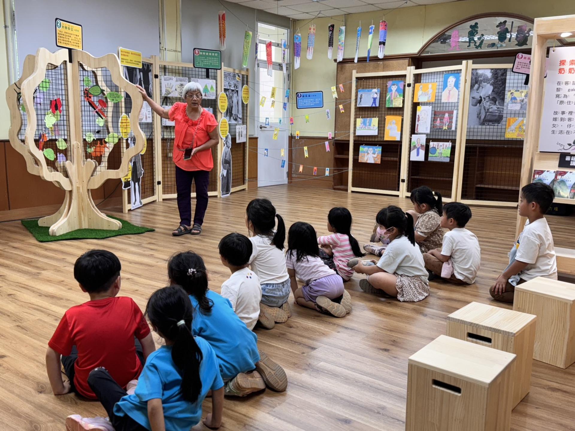 The Mobile Exhibitions in Liugdui Schools