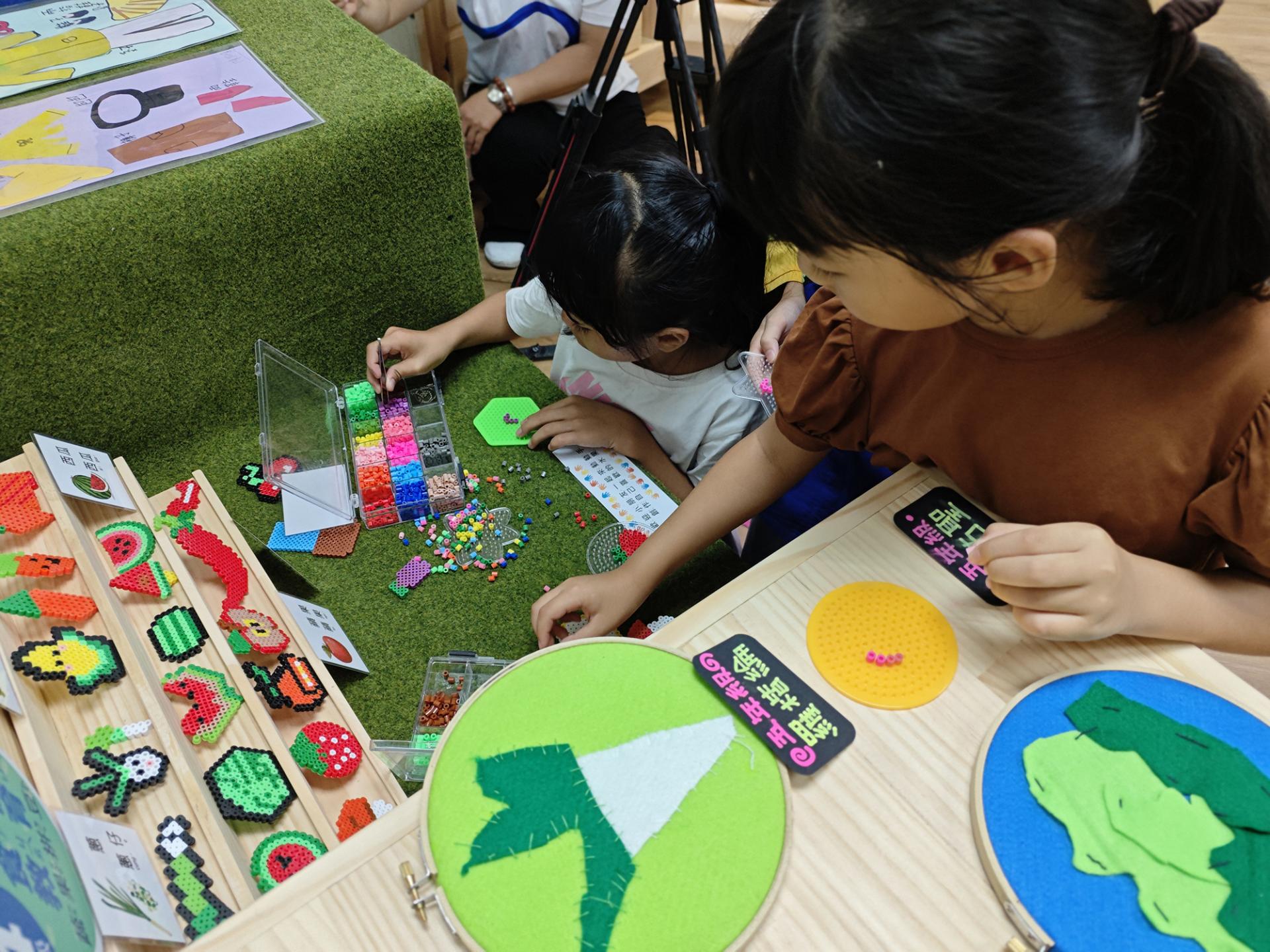The Mobile Exhibitions in Liugdui Schools