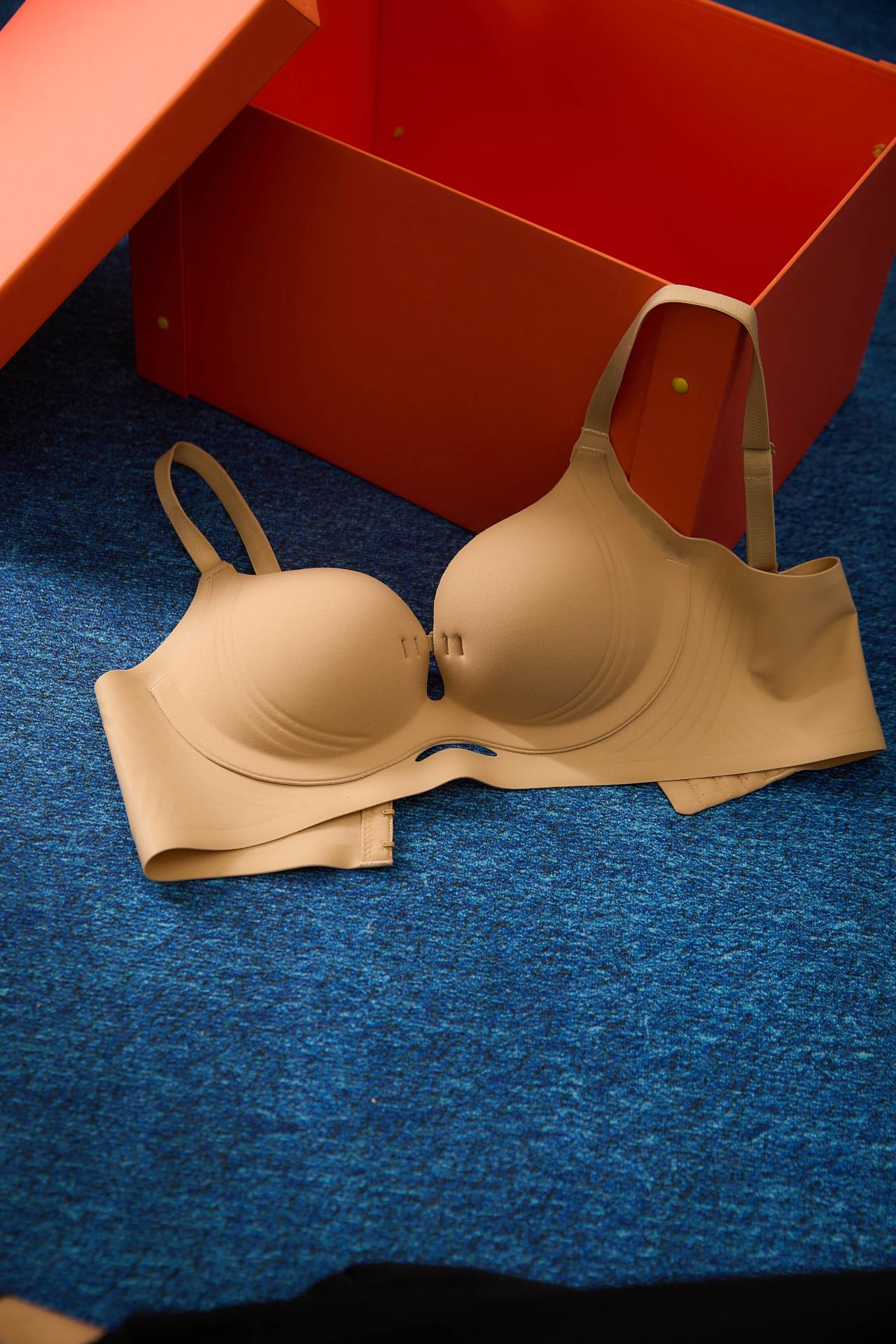 Double-adjust VV Buckle Cup
